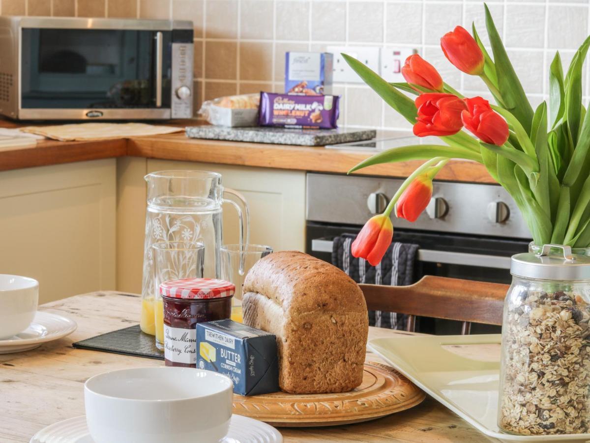 Honeysuckle Cottage Helston Extérieur photo
